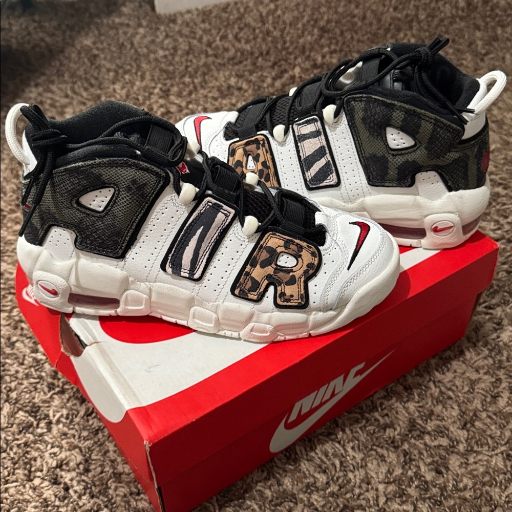 Nike Air More Uptempo GS. NWB